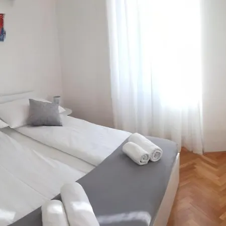 Apartment B&m Sezana
