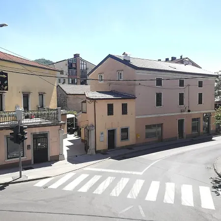 Apartment B&m Sezana