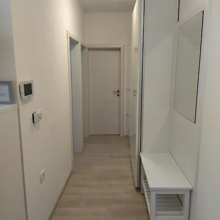 B&m * Sežana